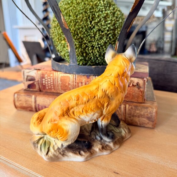 Vintage Porcelain Fox Figurine made in Japan - Picture 10 of 14